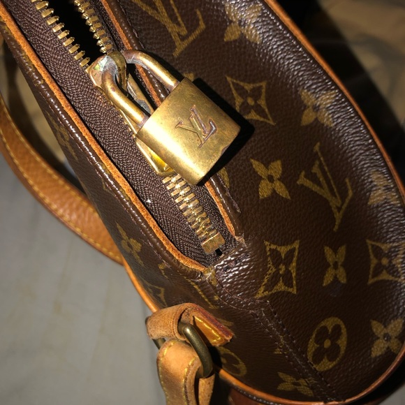 Authentic Louis Vuitton - Picture 10 of 10